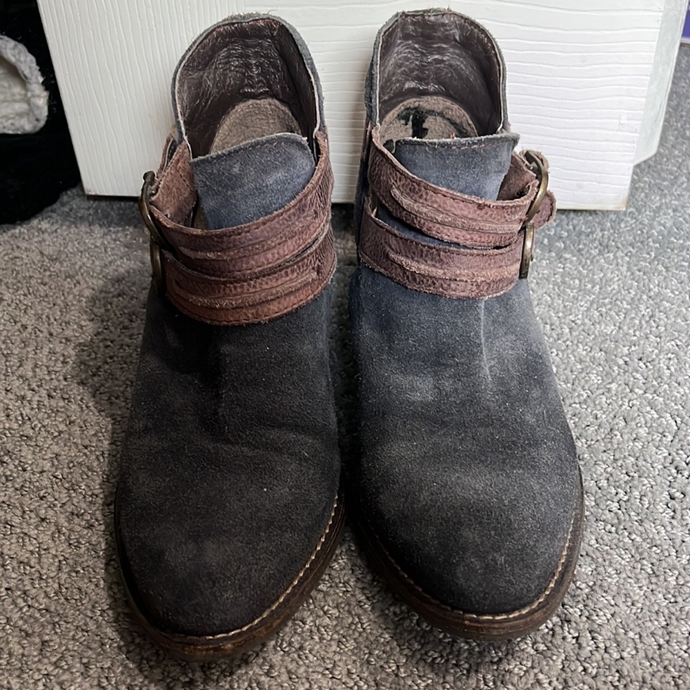 Booties - Picture 3 of 4